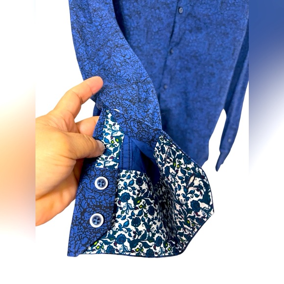 💚💚Robert Graham Button down long sleeve shirt. In good condition - Picture 4 of 5